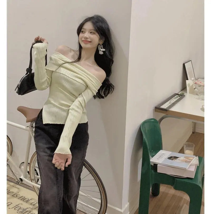 Off-Shoulder Asymmetrical Knitted Top fashionnsio