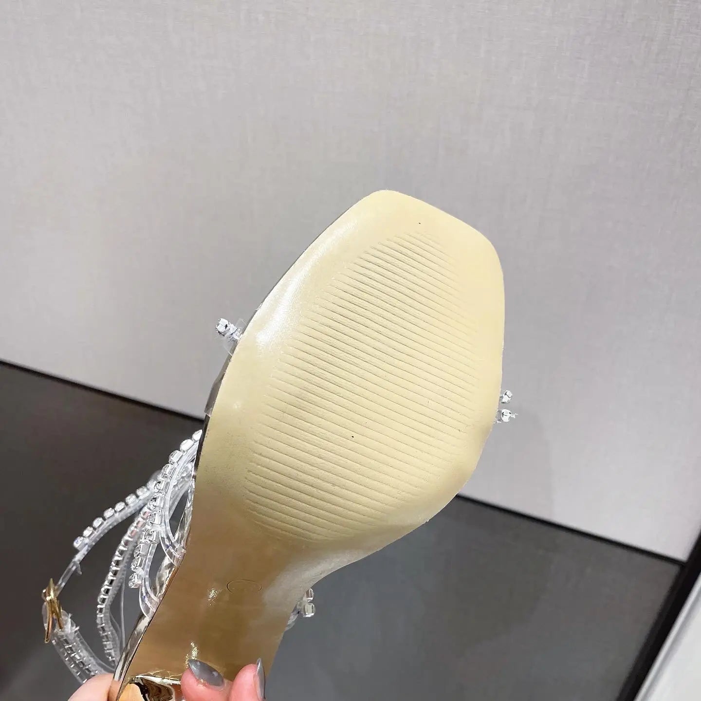 Diamond Cross Strap Heels fashionnsio