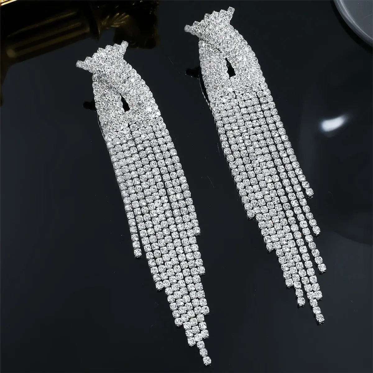 Sparkling Full Rhinestone Long Fringe Earrings fashionnsio