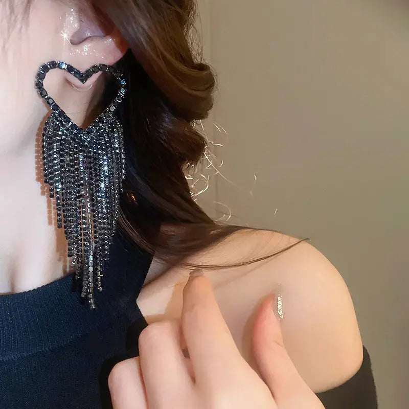 Black Heart Crystal Dangle Earring fashionnsio