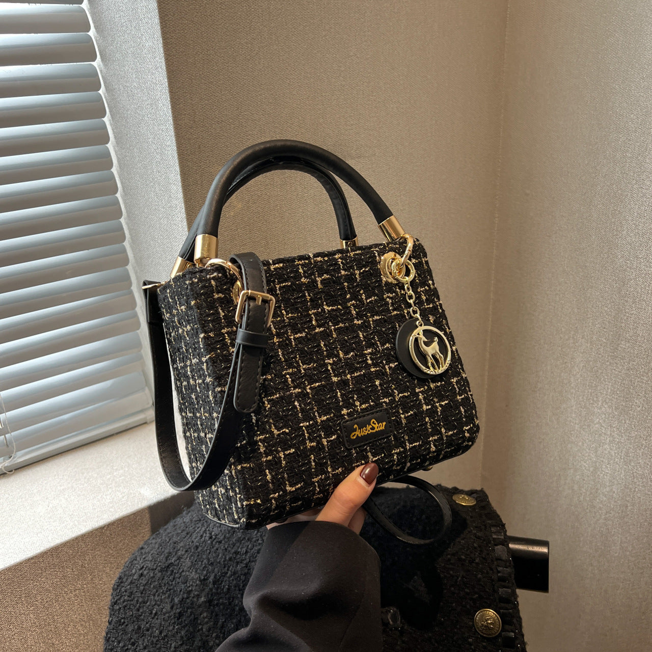 Chic Tweed Handbags - Fashionnsio