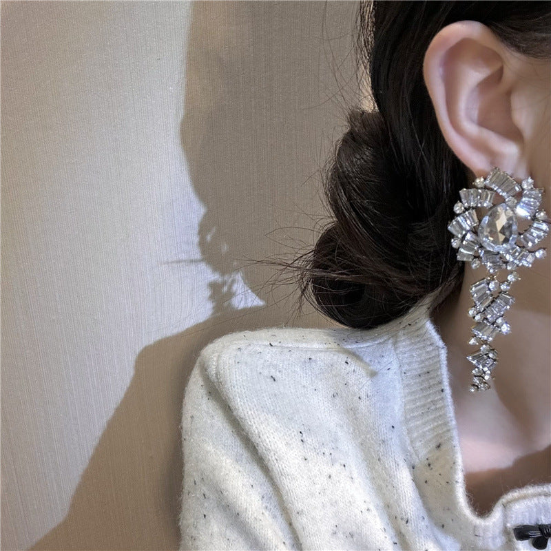 Flower Inlaid Diamond Long Earrings fashionnsio