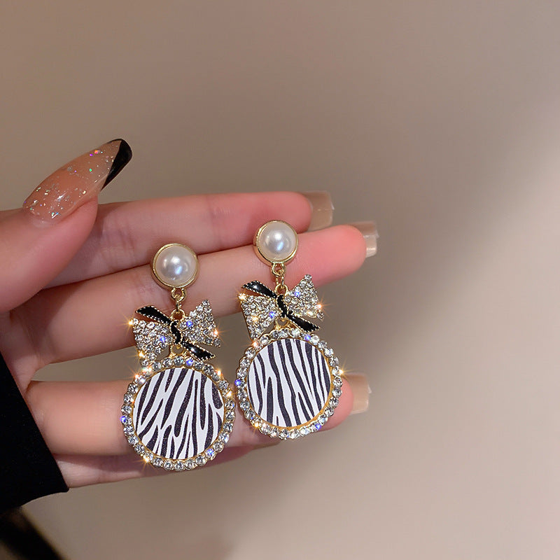 Diamond Pearl Striped Bow Earrings fashionnsio