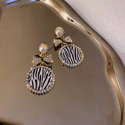 Diamond Pearl Striped Bow Earrings fashionnsio