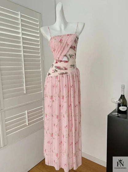 Figure Flattering Pleated Long Dress - Fashionnsio