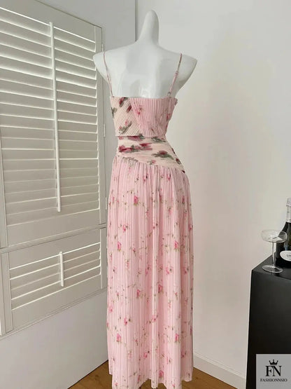 Figure Flattering Pleated Long Dress - Fashionnsio