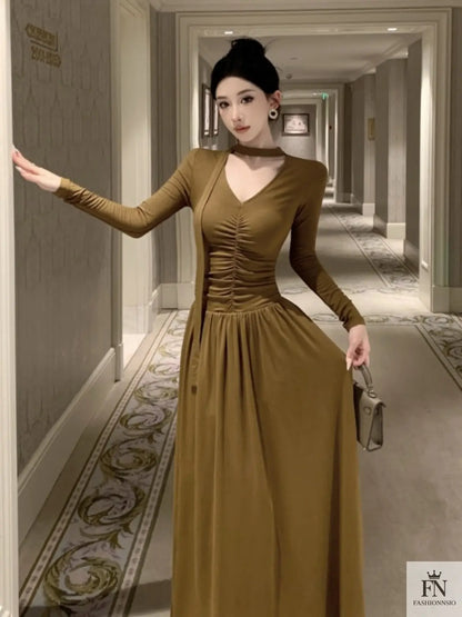 Pleated Long Dress With Scarf - Fashionnsio
