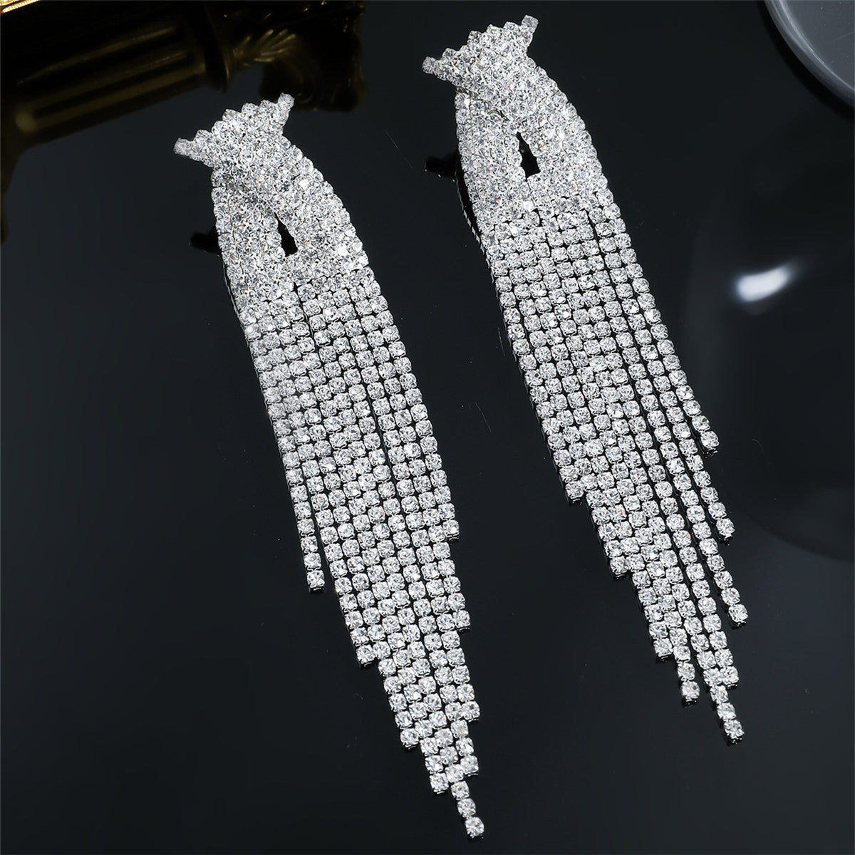 Sparkling Full Rhinestone Long Fringe Earrings fashionnsio