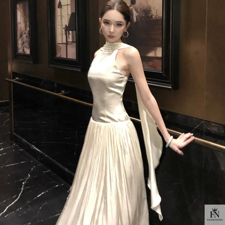 Pleated Long Dress With Scarf - Fashionnsio