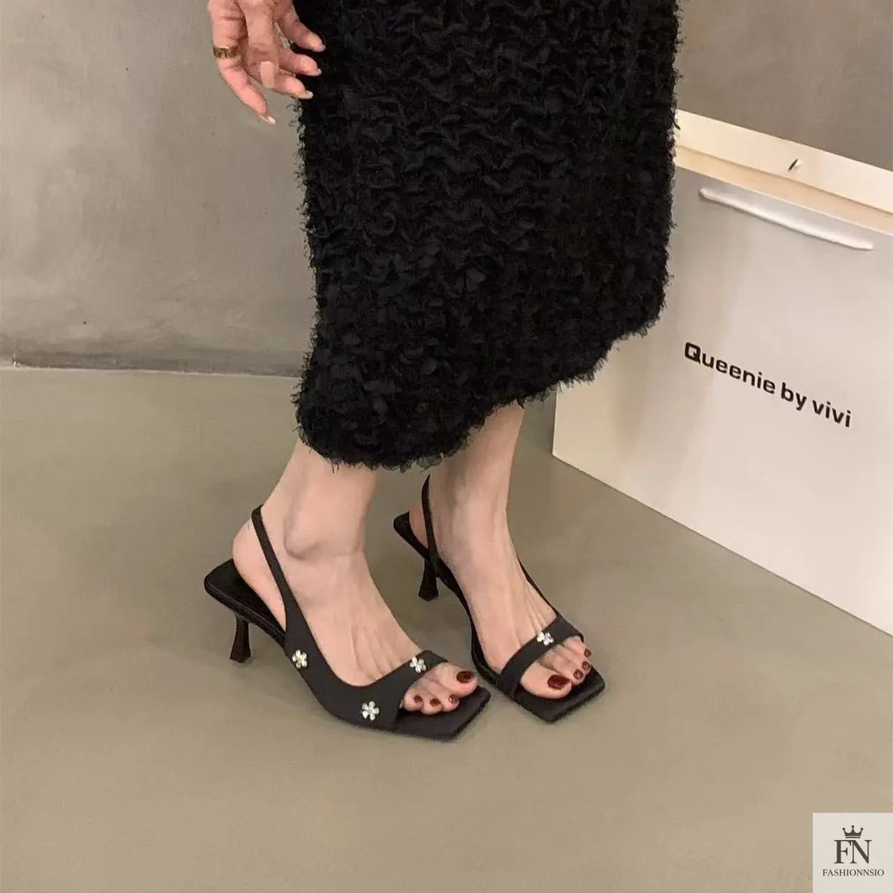 Rhinestone Flower Square Toe Heels - Fashionnsio