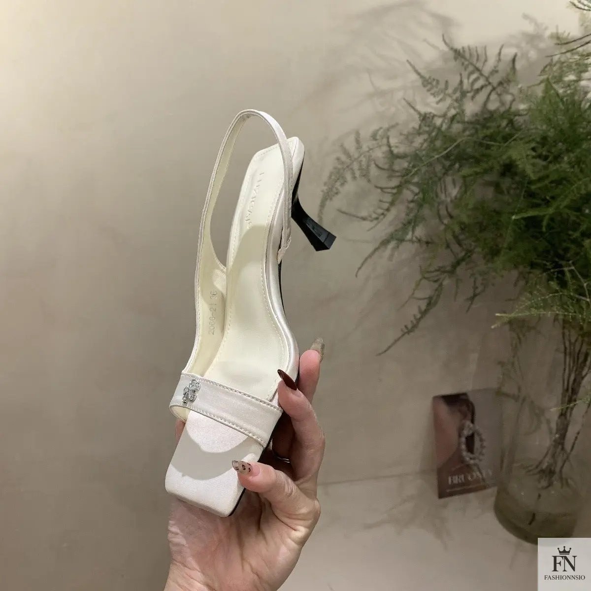 Rhinestone Flower Square Toe Heels - Fashionnsio