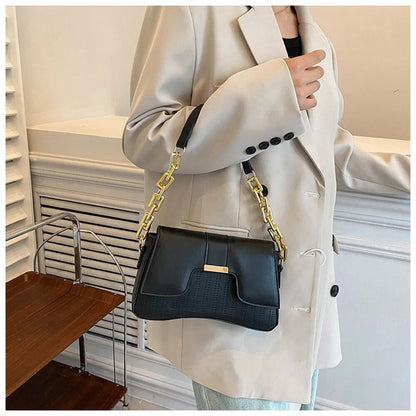 Embossing Chain Shoulder Bags fashionnsio