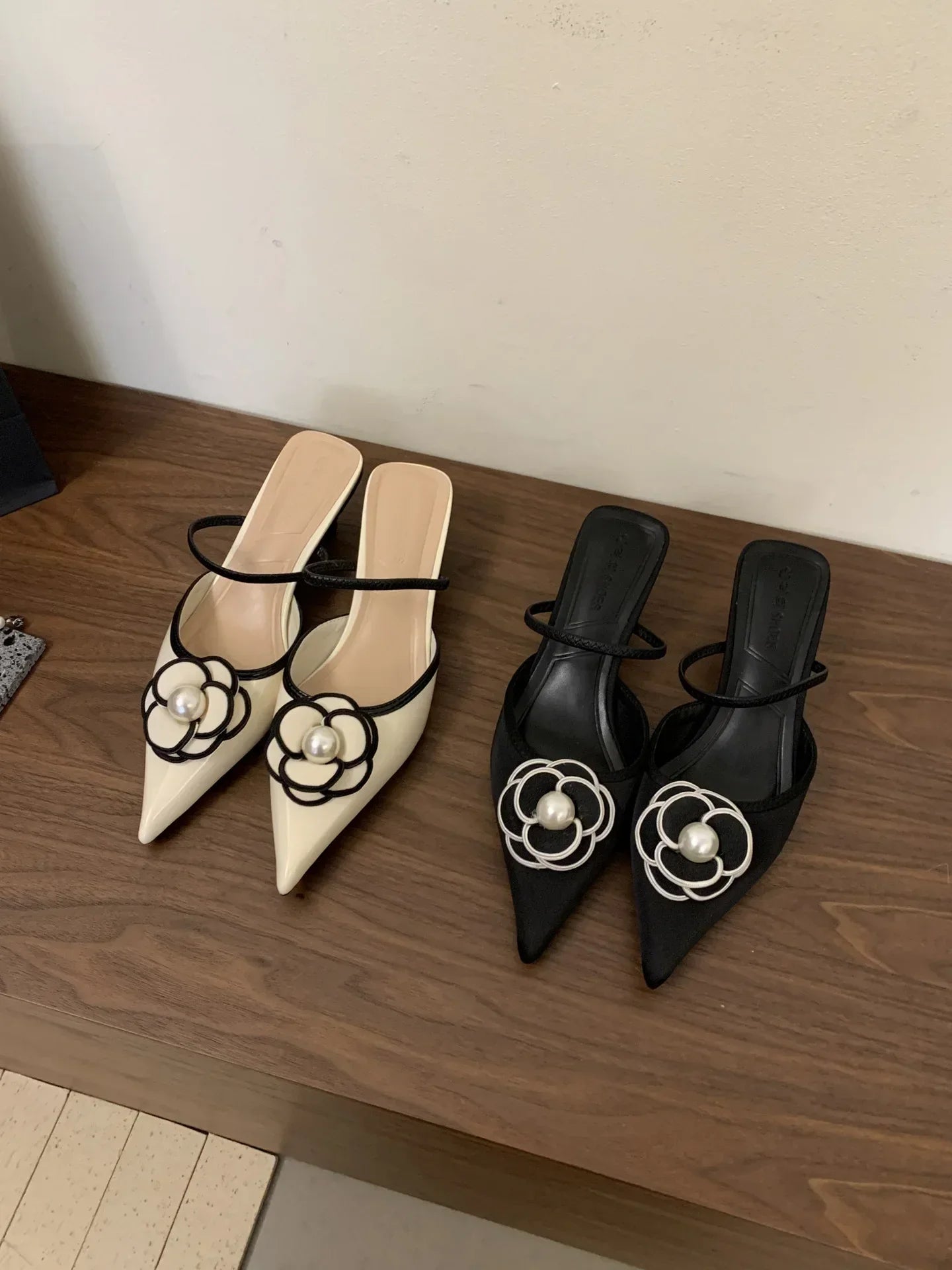 Floral Embellish Pointed Toe Heels - Fashionnsio