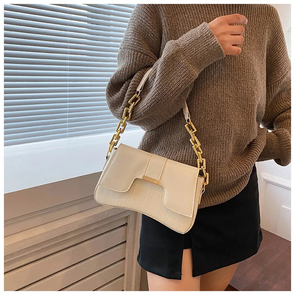 Embossing Chain Shoulder Bags fashionnsio