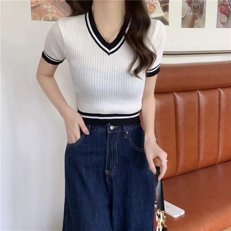 Knitted V-neck Crop Top