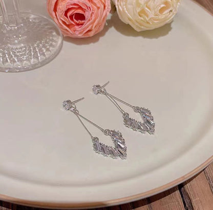 Crystal Swing Diamond Earrings fashionnsio