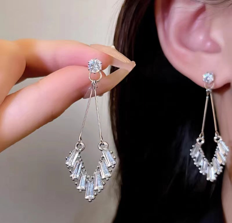 Crystal Swing Diamond Earrings fashionnsio