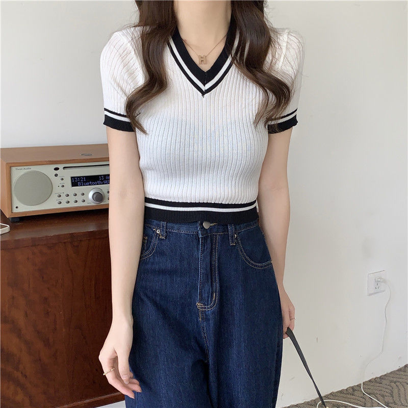 Knitted V-neck Crop Top fashionnsio