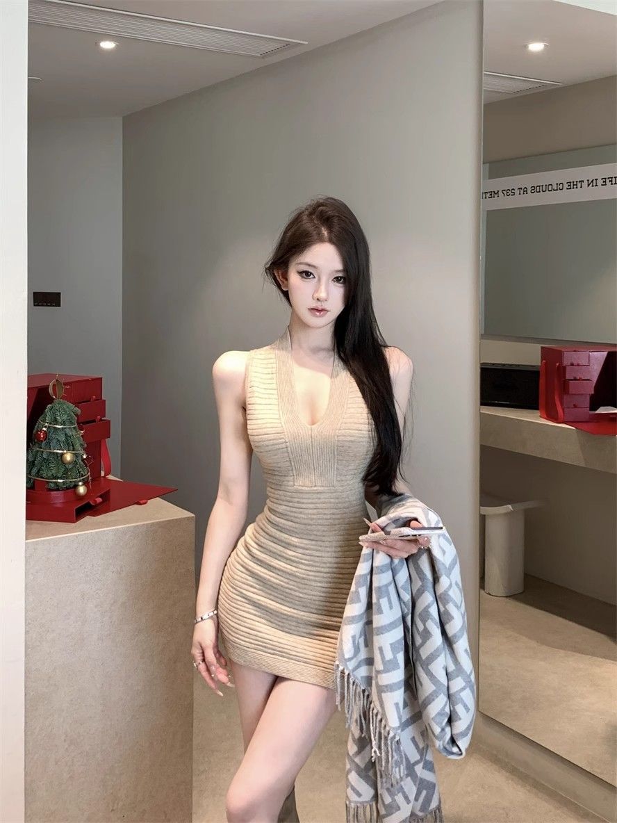 V-neck Knitted Mini Dress - Fashionnsio