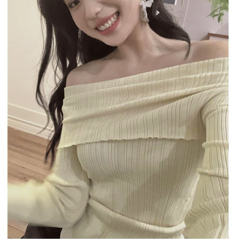 Off-Shoulder Asymmetrical Knitted Top