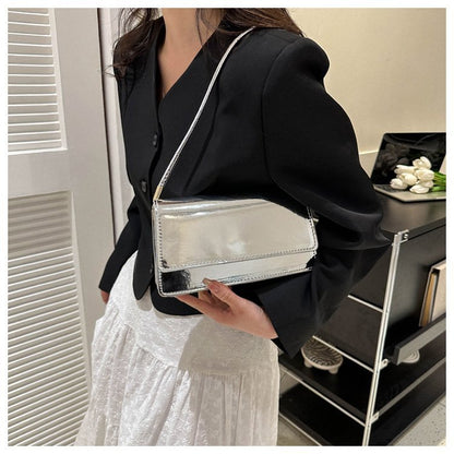 Trendy Gloss Shoulder Bags