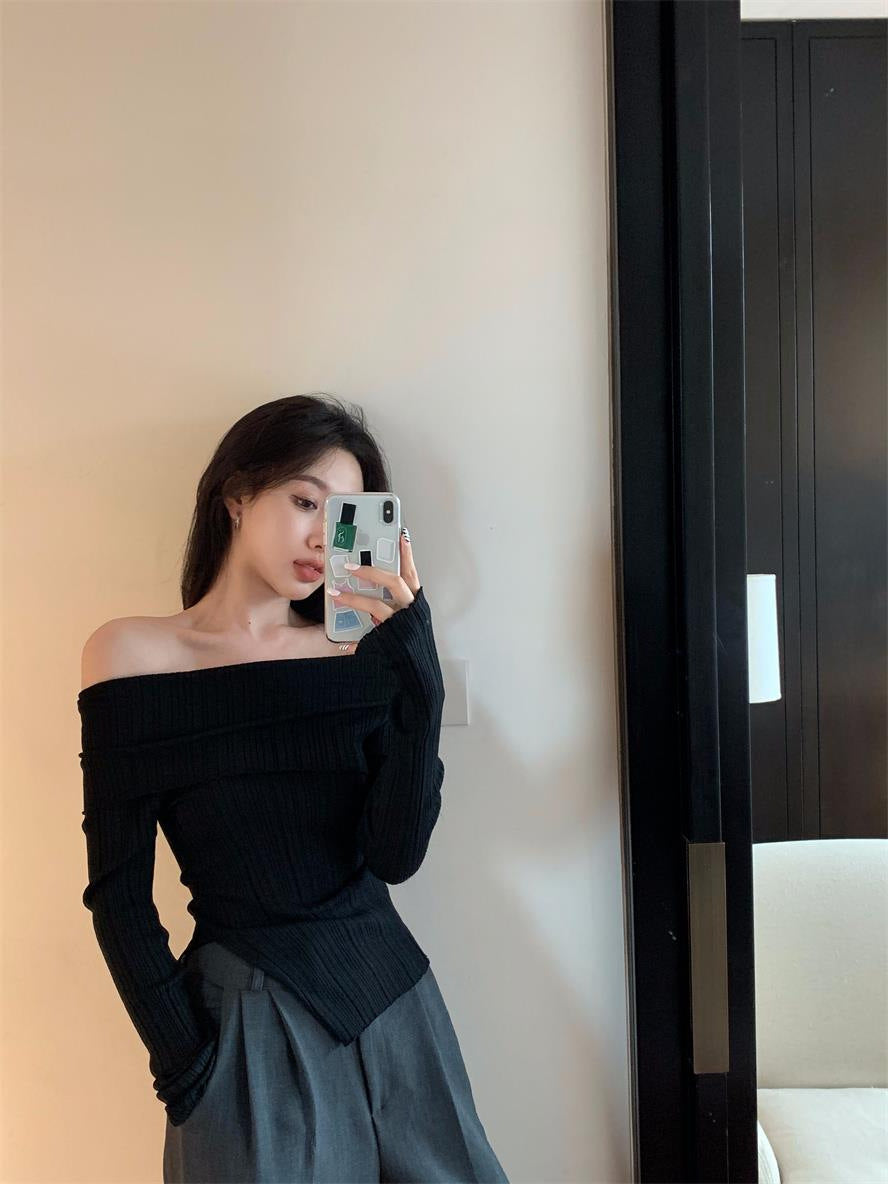 Off-Shoulder Asymmetrical Knitted Top